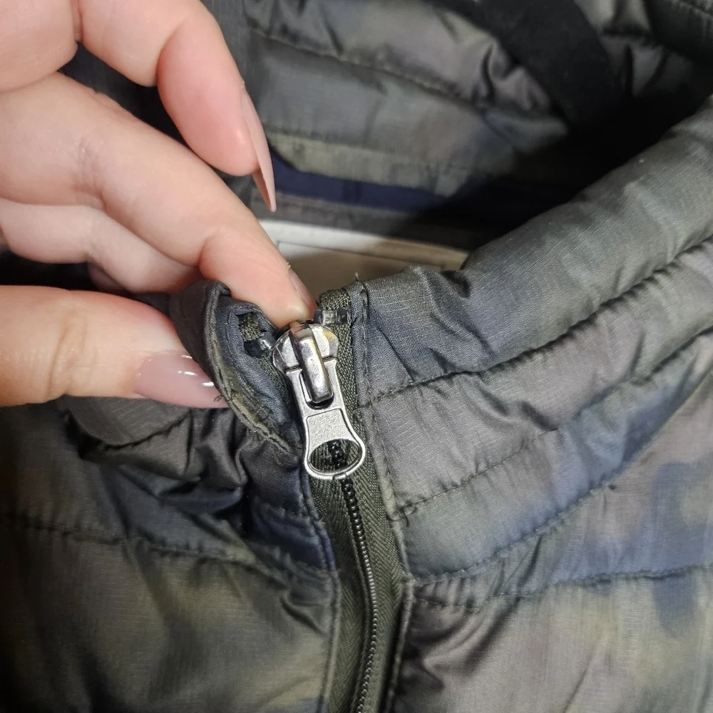 GAP Men's Medium ColdControl Lightweight Puffer Jacket Water Resist GREEN CAMO